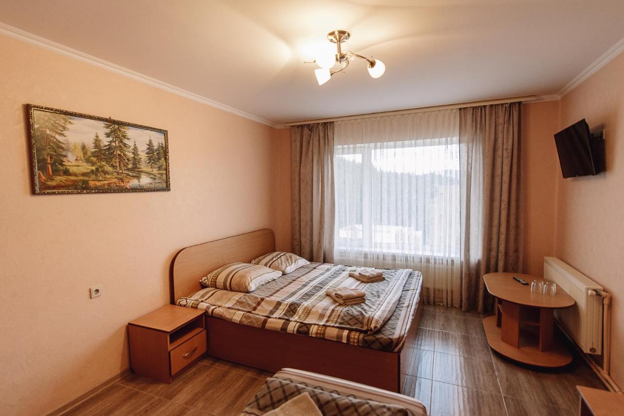 Toga Hotel Yablunytsya Exterior photo
